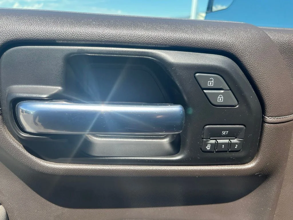 Used 2020 Quartz GMC SLT image 15
