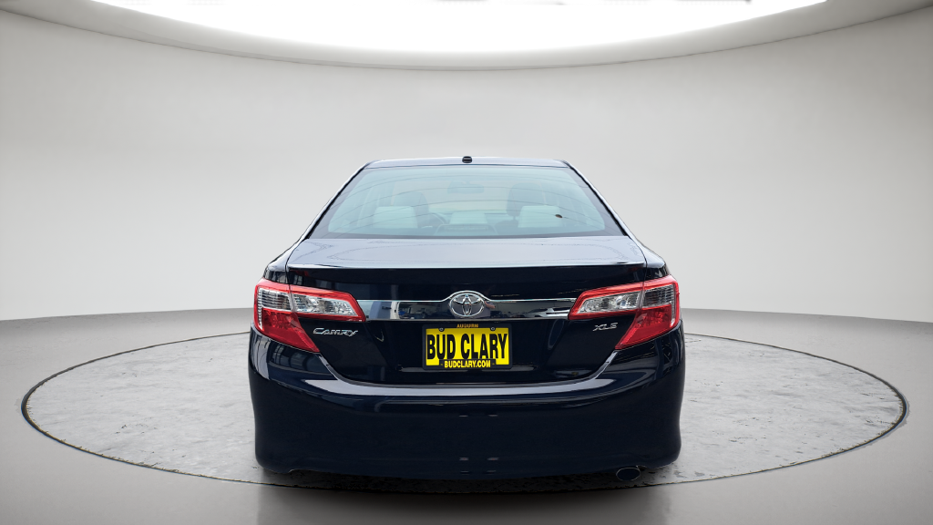 Used 2014 Black Toyota XLE image 7