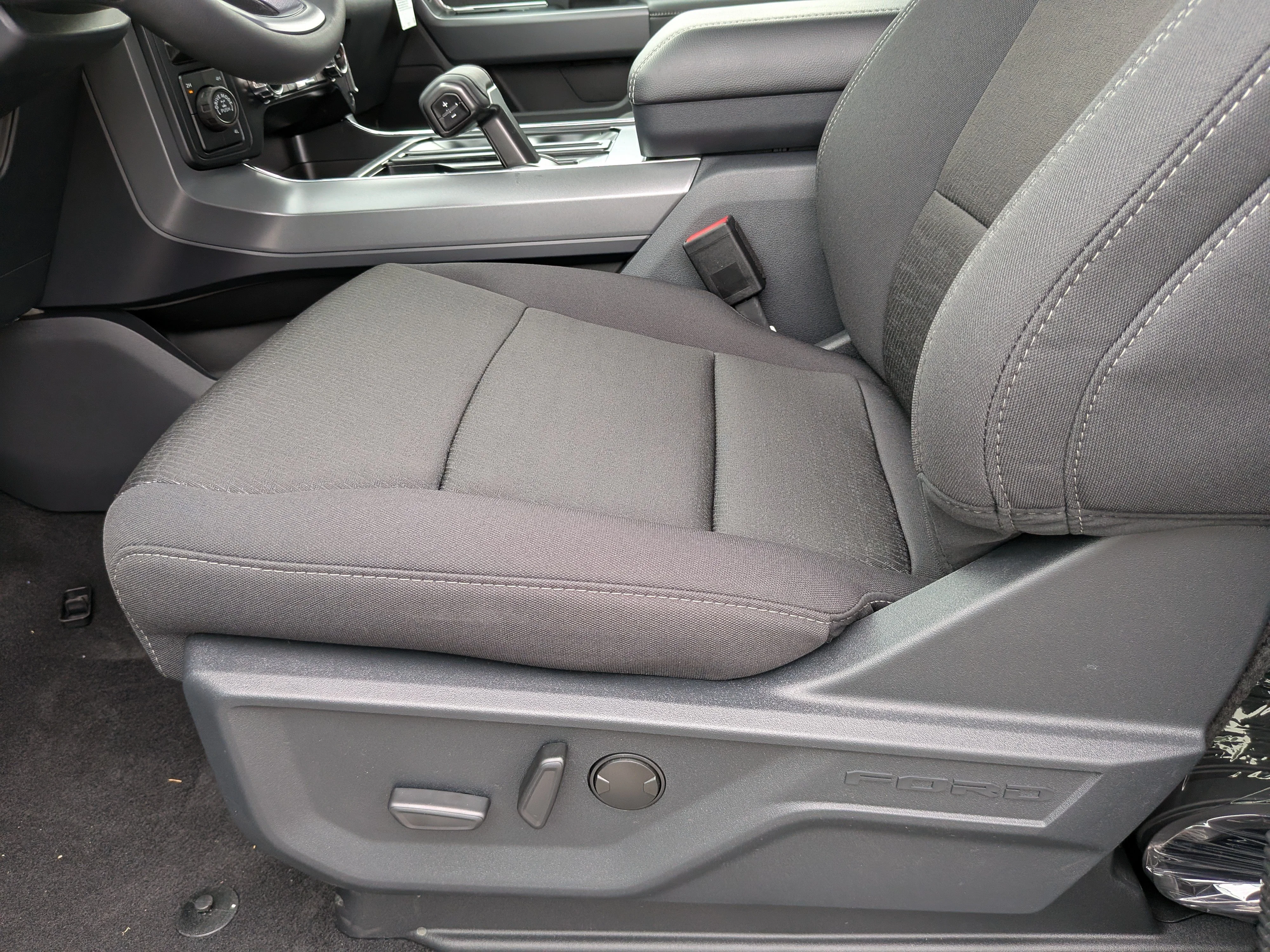 New 2026 Iconic Silver Metallic Ford XLT image 19