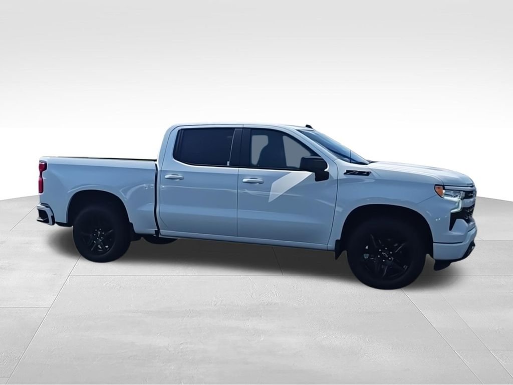 Used 2024 White Chevrolet RST image 2