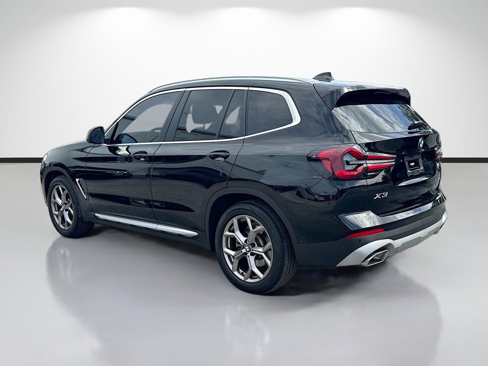Used 2023 Jet Black BMW sDrive30i image 5