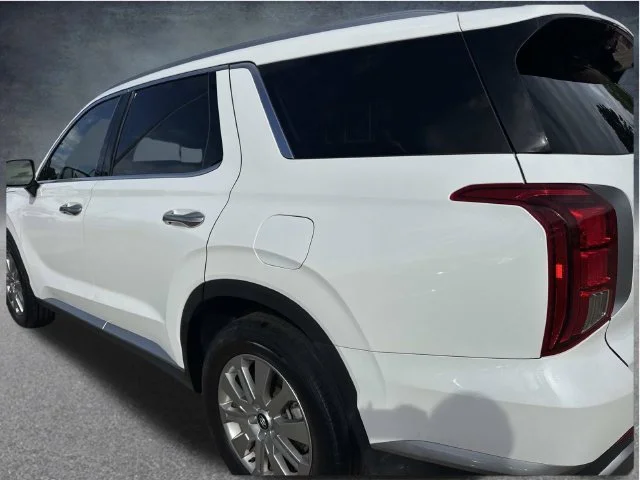 Used 2024 White Hyundai SEL image 17