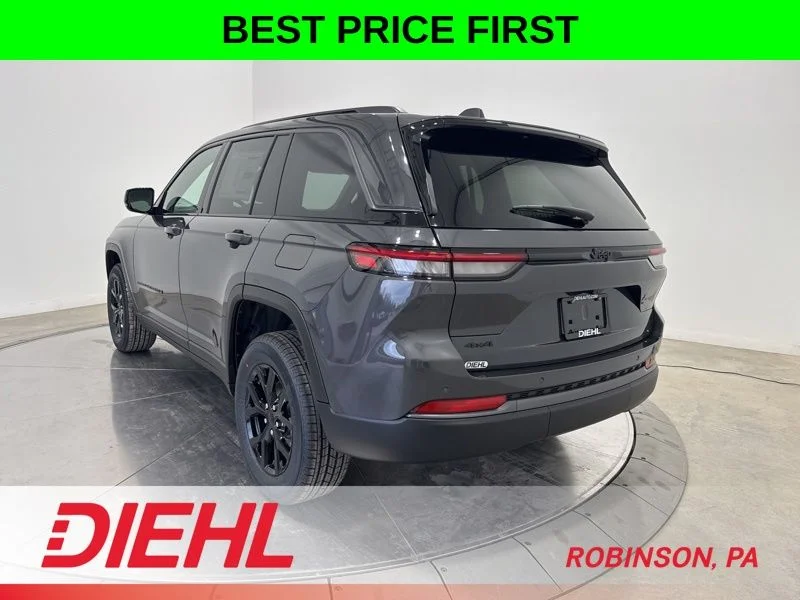 New 2026 Baltic Gray Metallic Clear-Coat Exterior Paint Jeep Laredo Altitude image 5