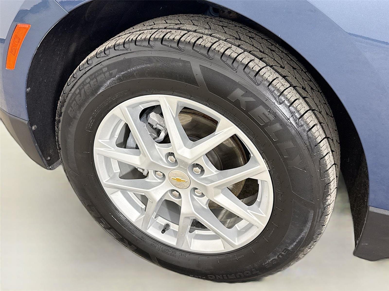 Used 2024 Lakeshore Blue Metallic Chevrolet LT image 32