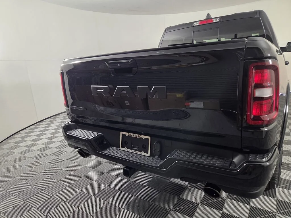 New 2026 Diamond Black Crystal Pearl-Coat Exterior Paint RAM Big Horn image 6