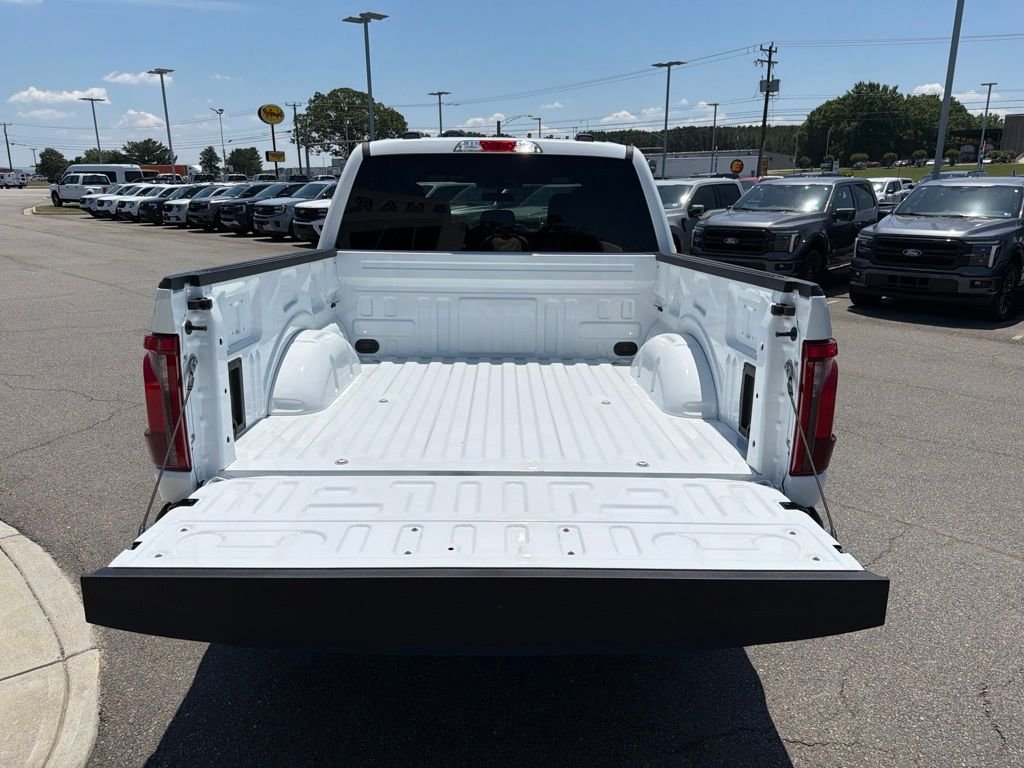 New 2026 Oxford White Ford XLT image 17