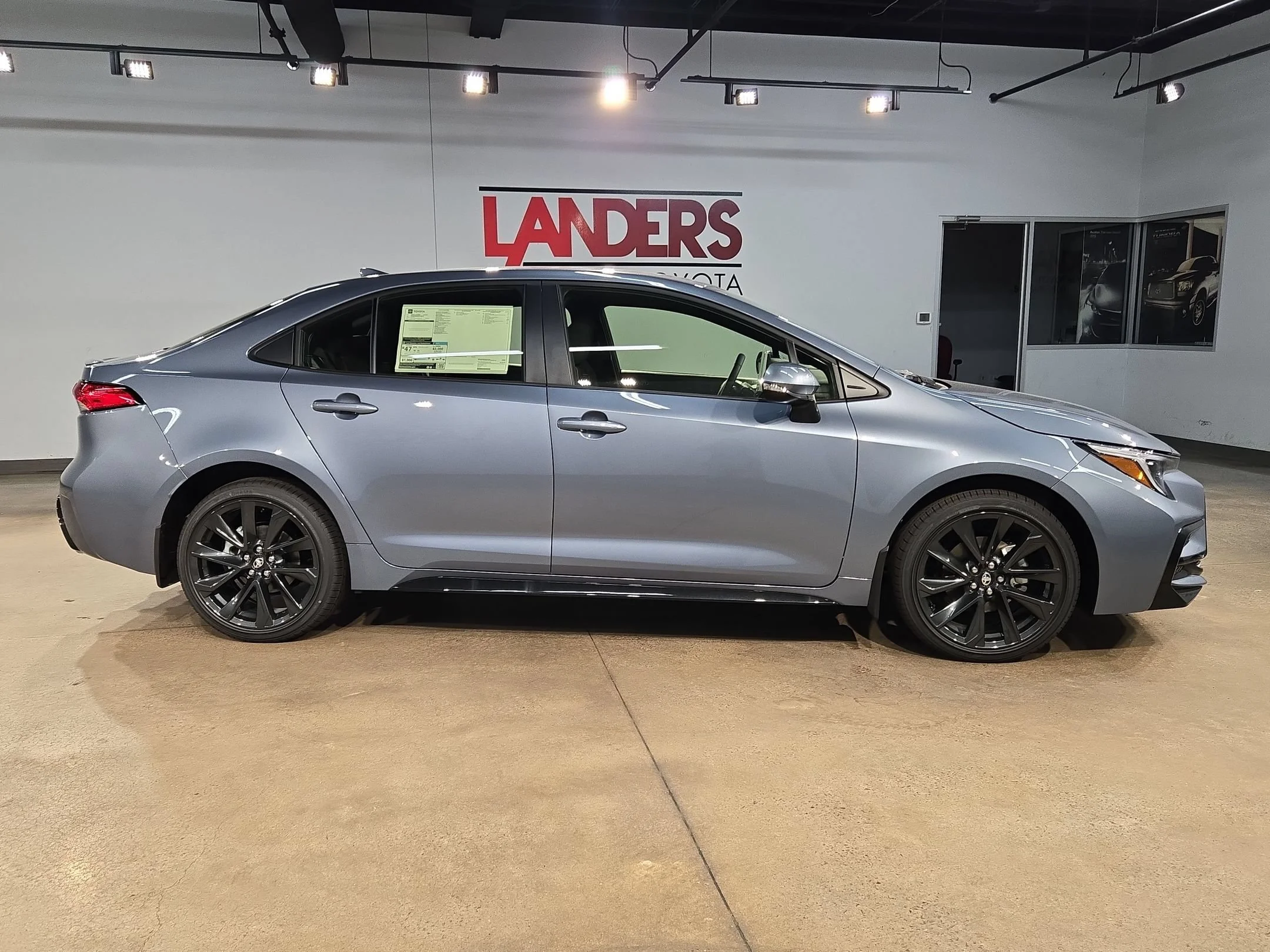 New 2027 Celestite Toyota Hybrid SE image 8