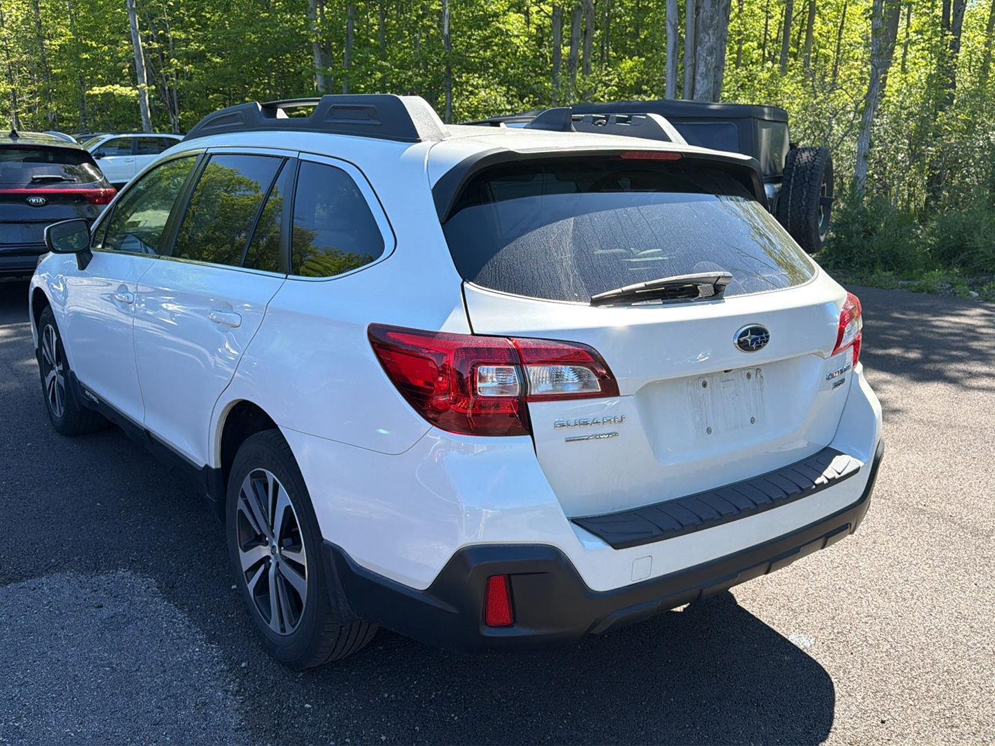 Used 2018 Crystal White Pearl Subaru Limited image 8