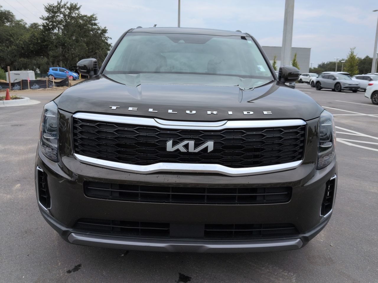 Certified Used 2022 Dark Moss Kia S image 9