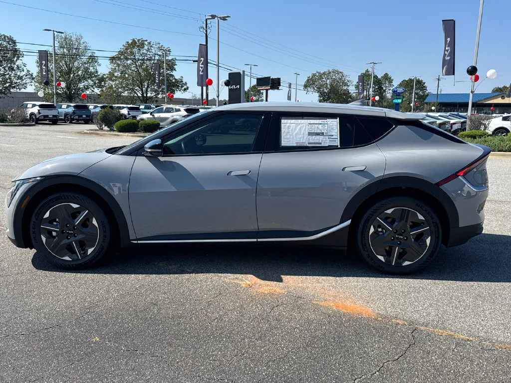 New 2026 Wolf Gray Kia LIGHT image 6