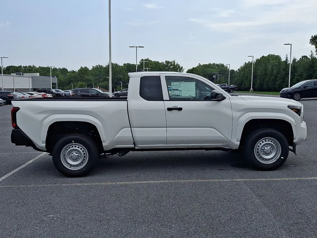 New 2026 Ice Cap Toyota  SR image 5