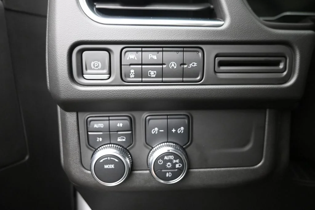 Certified Used 2022 White GMC SLT image 21