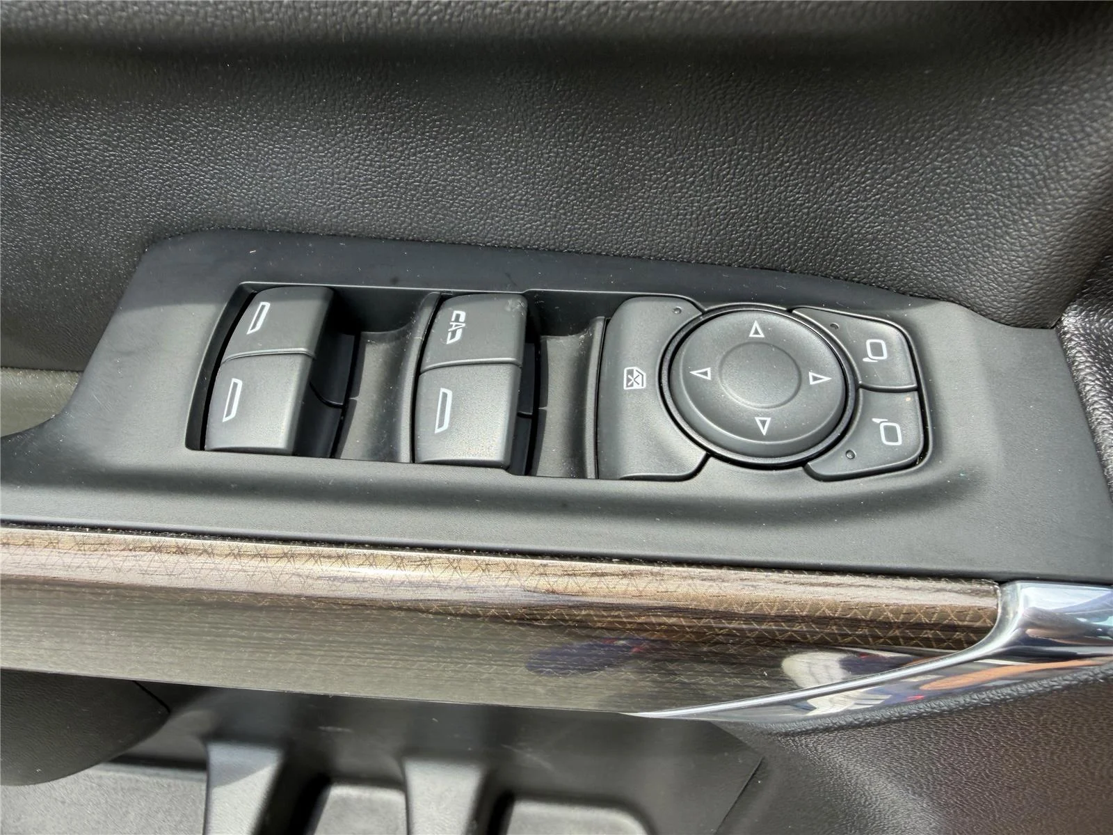 Used 2023 Black Chevrolet LT image 18