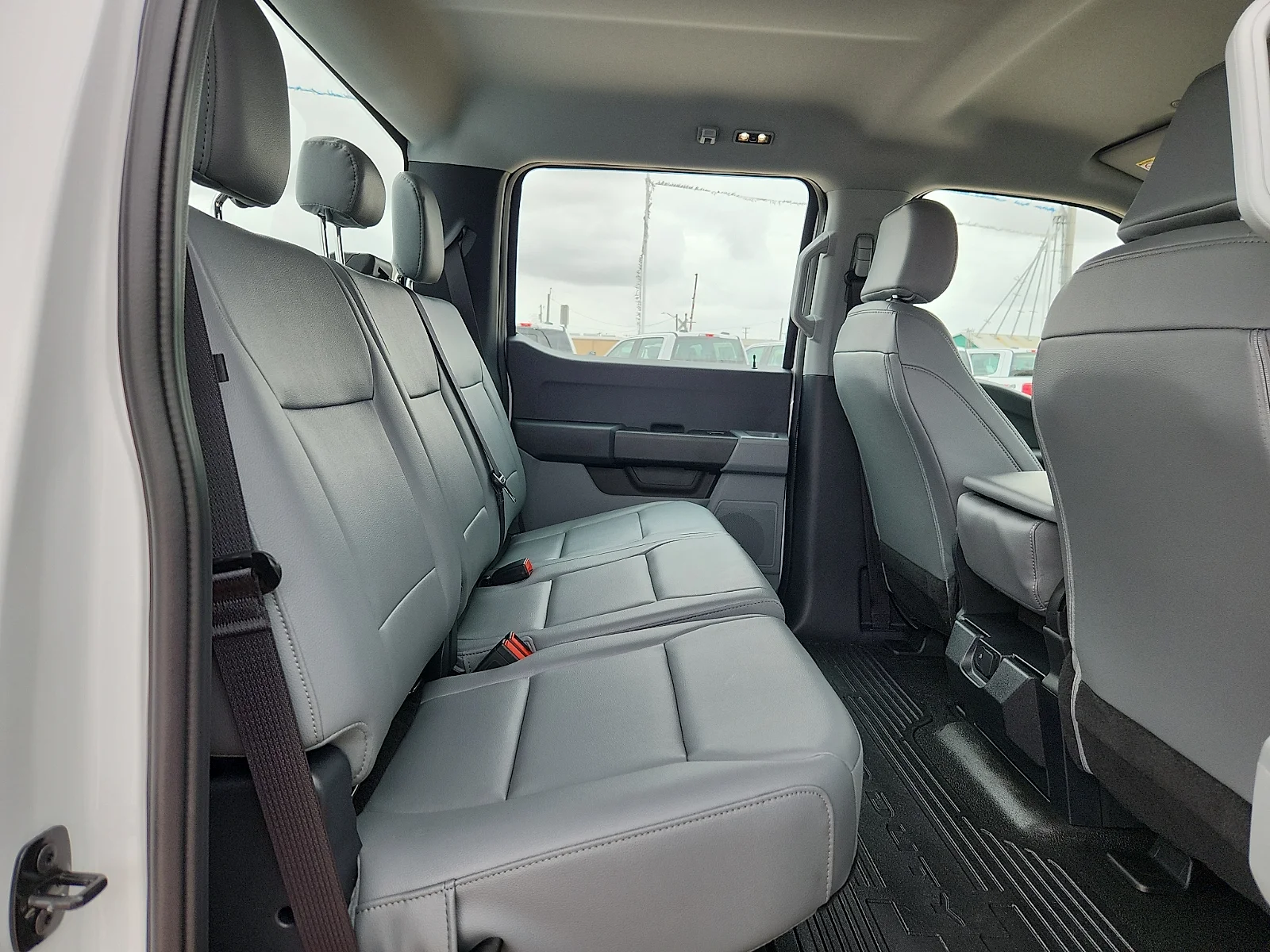 New 2026 Oxford White Ford F-250® XL image 19