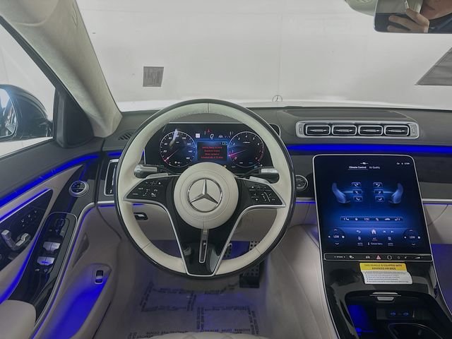 New 2026 MANUFAKTUR Rubellite Red Metallic Mercedes-Benz S 580 image 23