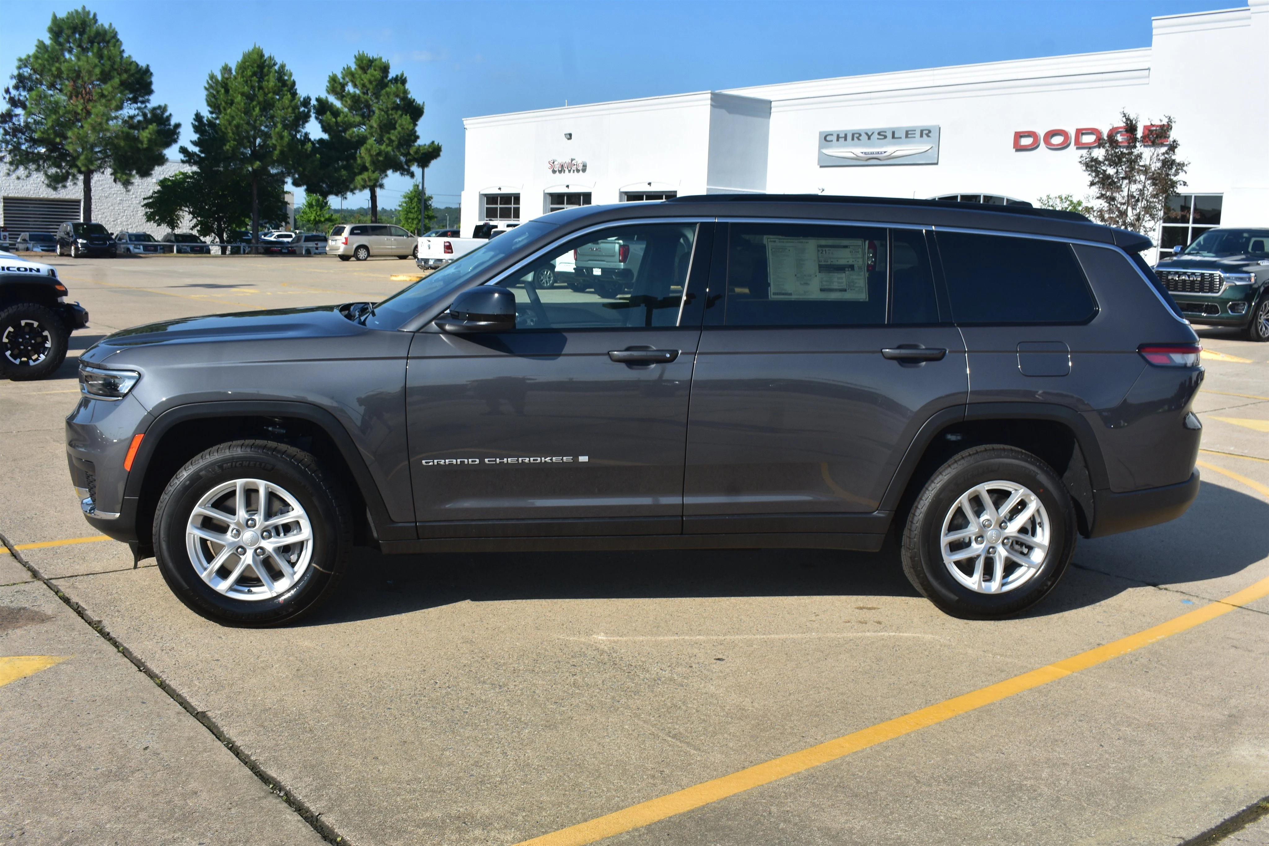New 2026 Baltic Gray Metallic Clearcoat Jeep Laredo X image 8