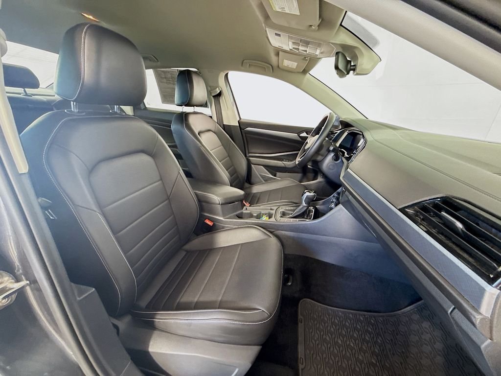 Used 2023 Platinum Gray Metallic Volkswagen SE image 27