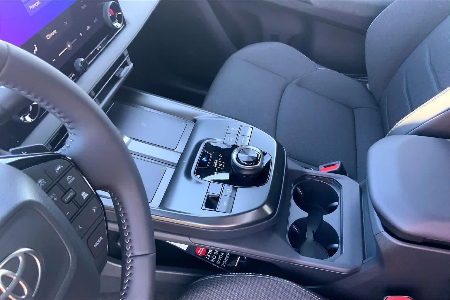 2026 Toyota C-HR SE - Photo 7
