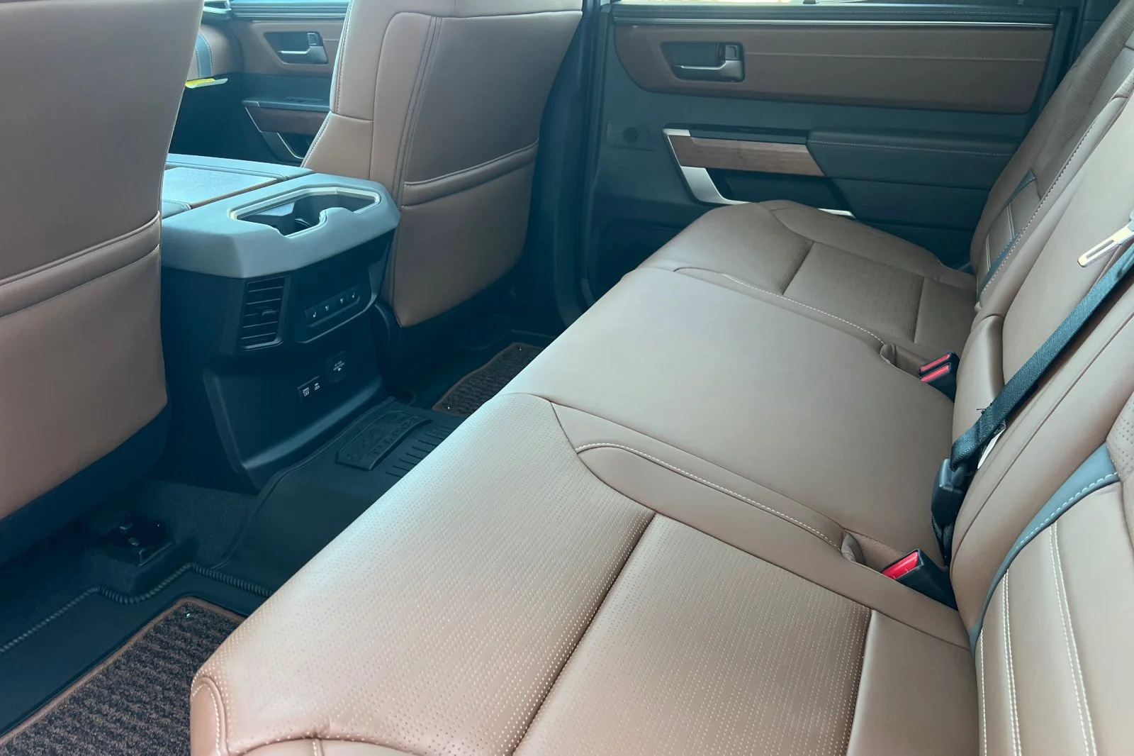 New 2026 Wind Chill Pearl <sup>1</sup> Toyota Tundra 1794 Edition image 8