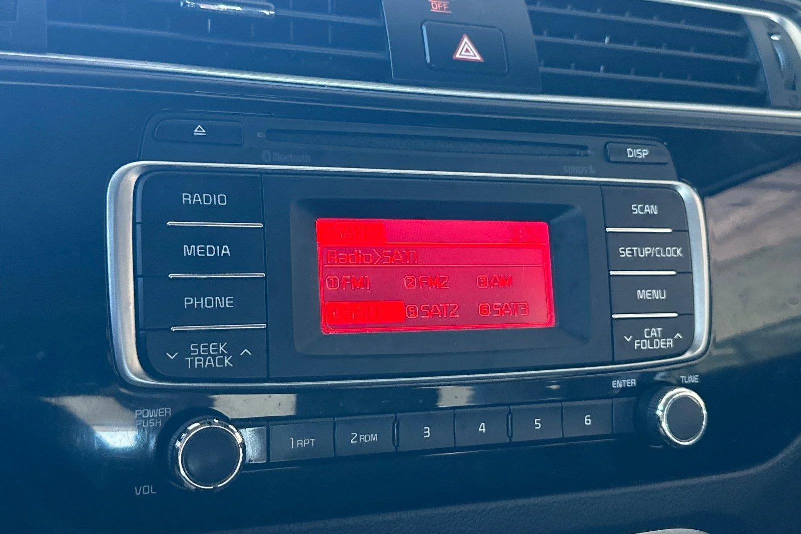 Used 2017 Clear White Kia LX image 17