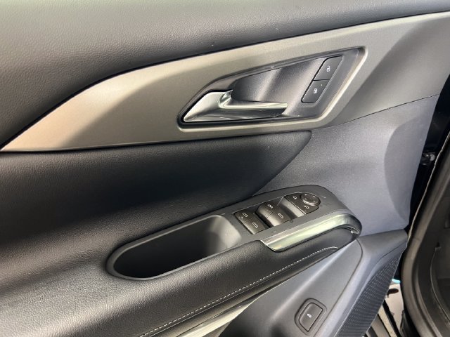 2027 Chevrolet Traverse LT - Photo 11