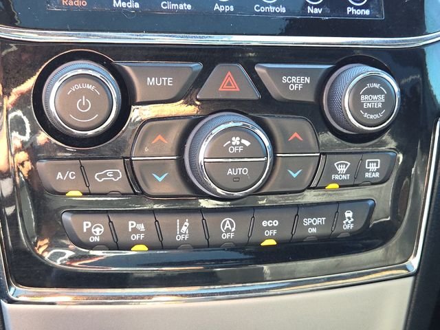 Used 2019 Silver Jeep Overland image 21