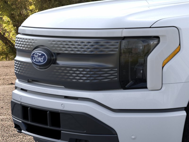 New 2025 Space White Metallic Ford Flash™ image 17
