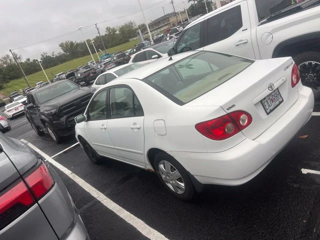 Used 2005  Toyota LE image 8