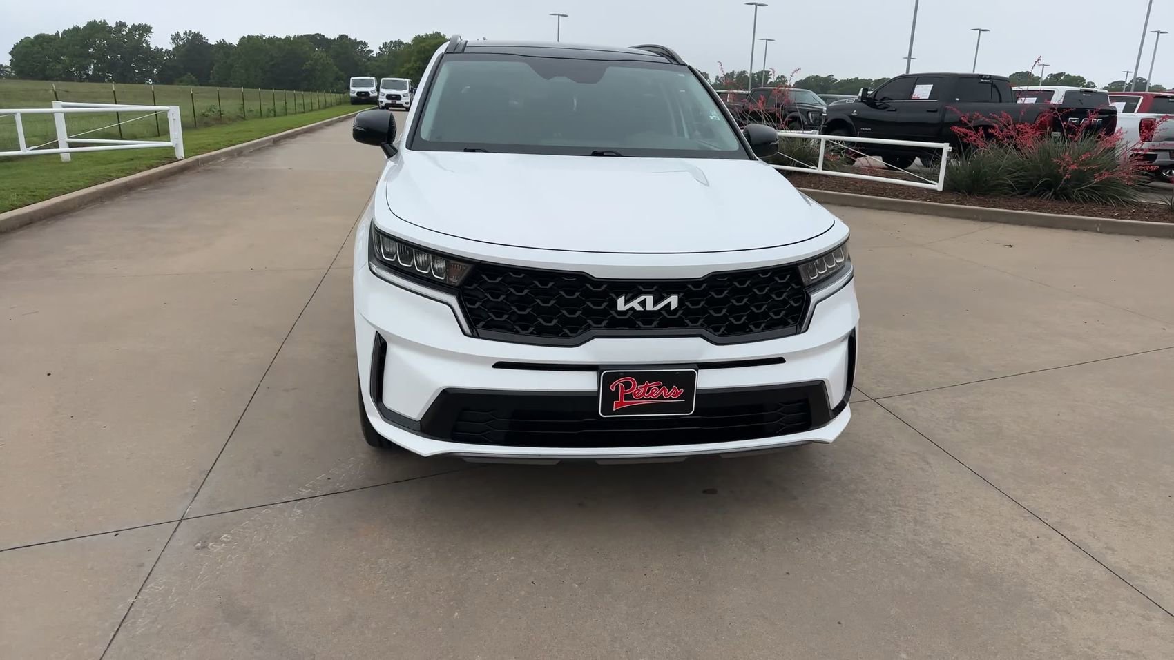 Used 2022 Glacial White Pearl Kia S image 4