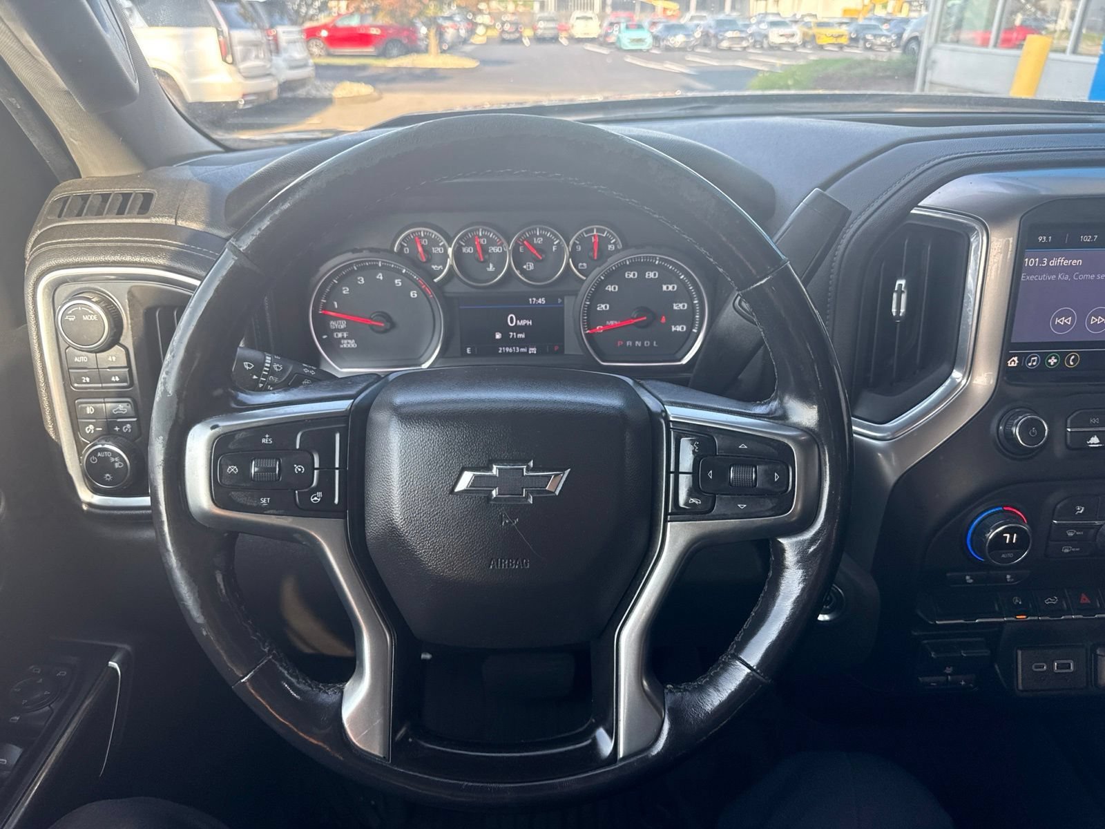 Used 2020 Shadow Gray Metallic Chevrolet LT Trail Boss with Convenience Package - Trailering Package image 20