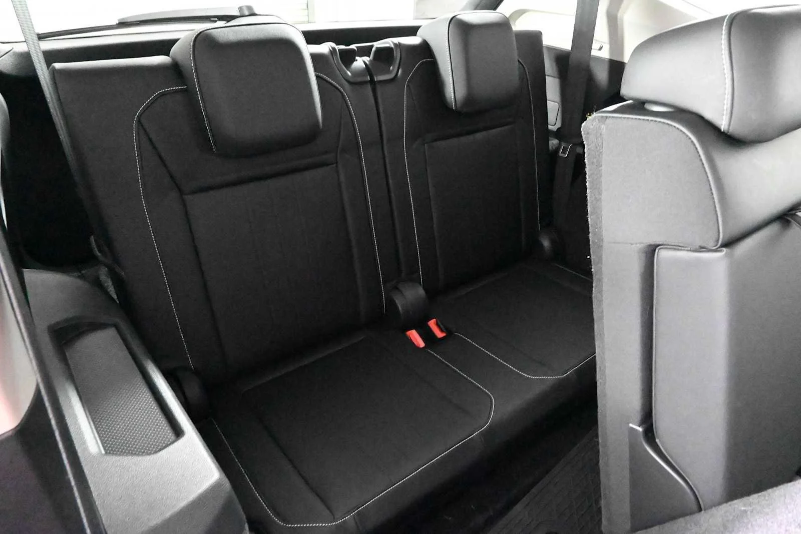 Certified Used 2024 Platinum Gray Metallic Volkswagen SE image 13