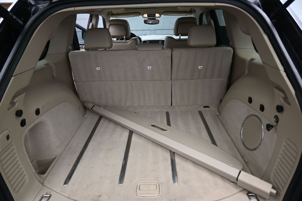 Used 2017 Gray Jeep Overland image 10