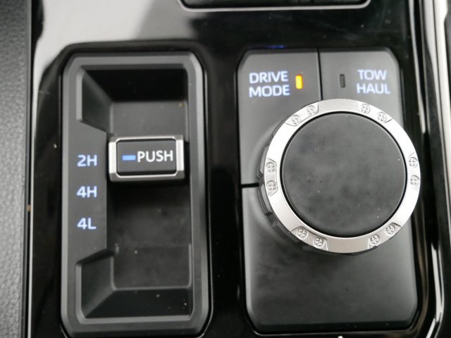 Used 2024 Ice Cap Toyota Crew Cab SR5 w/ Convenience Pkg image 28