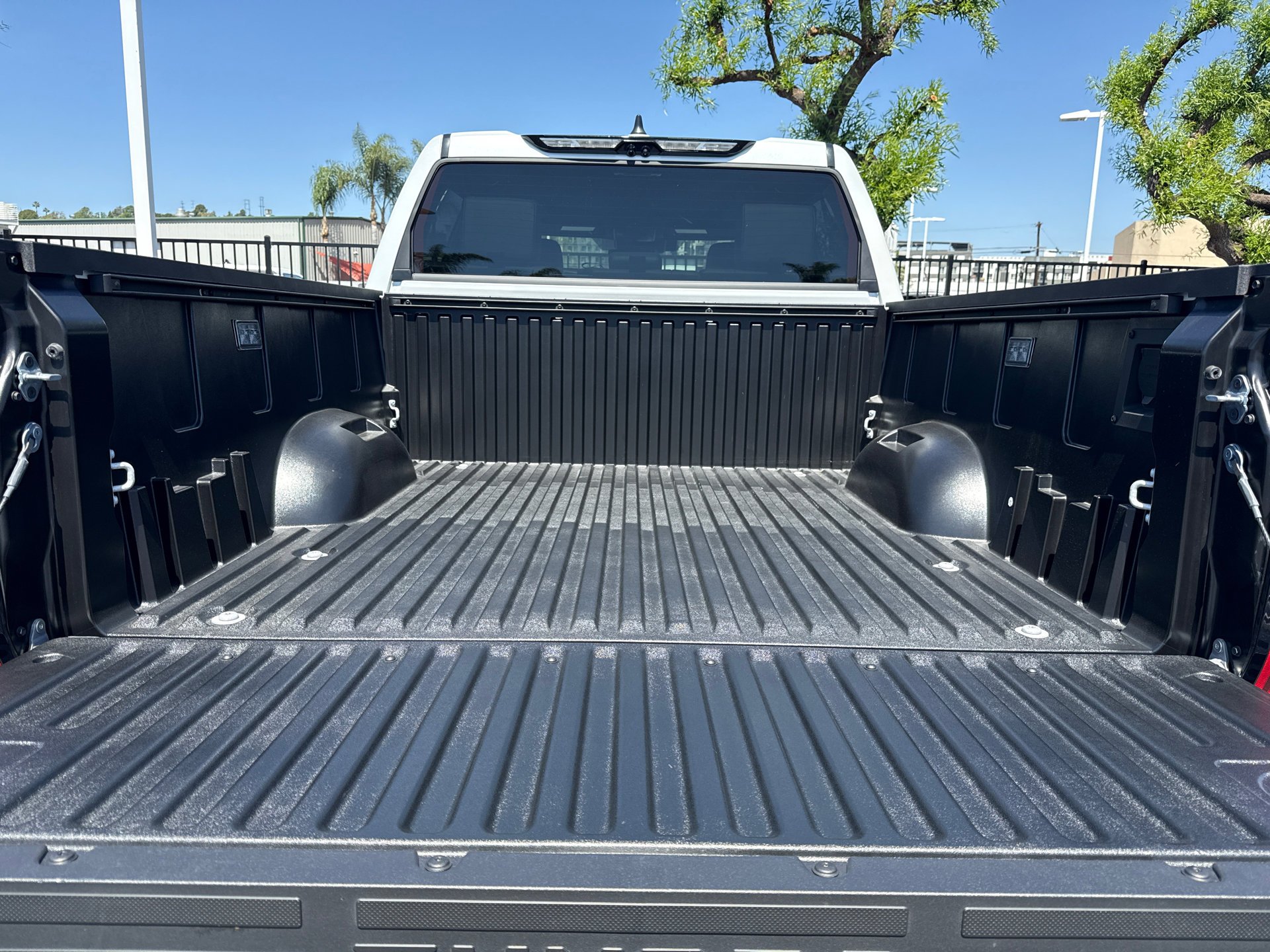 2025 Toyota Tundra Limited - Photo 11