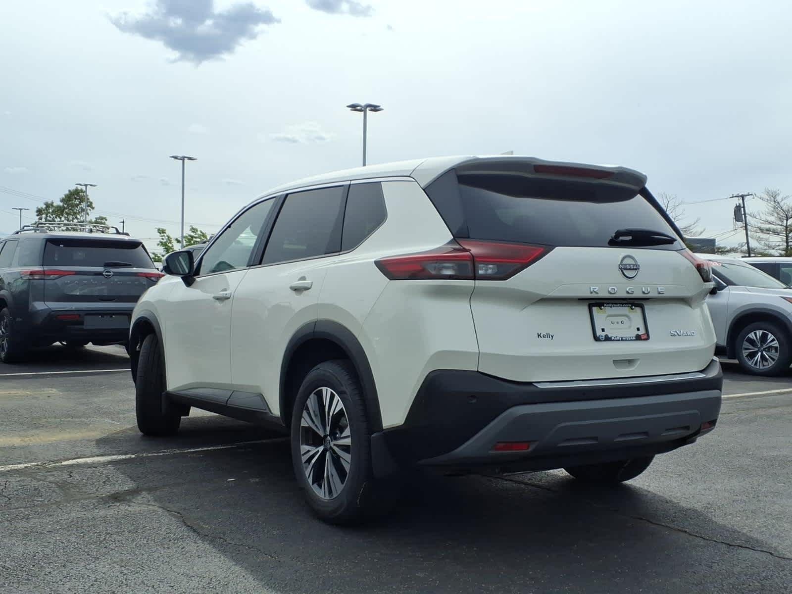Certified Used 2023 Pearl White Tricoat Nissan SV image 7