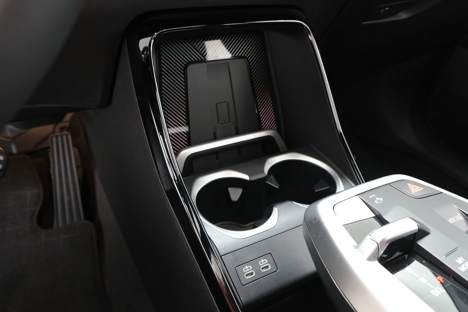New 2027 Mineral White Metallic BMW xDrive28i image 21