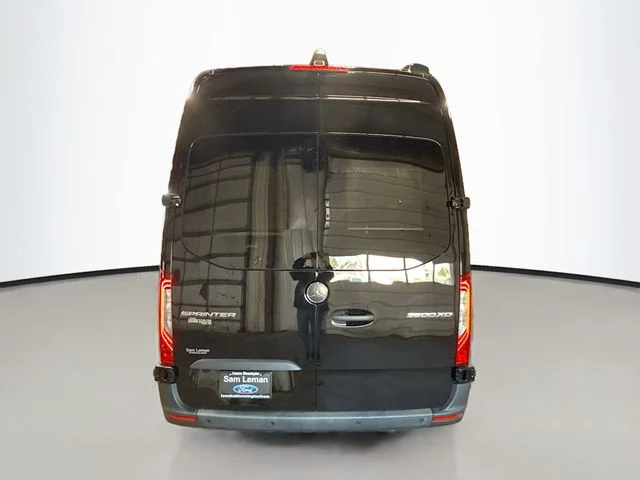 Used 2022 Black Mercedes-Benz Cargo 170 WB image 8