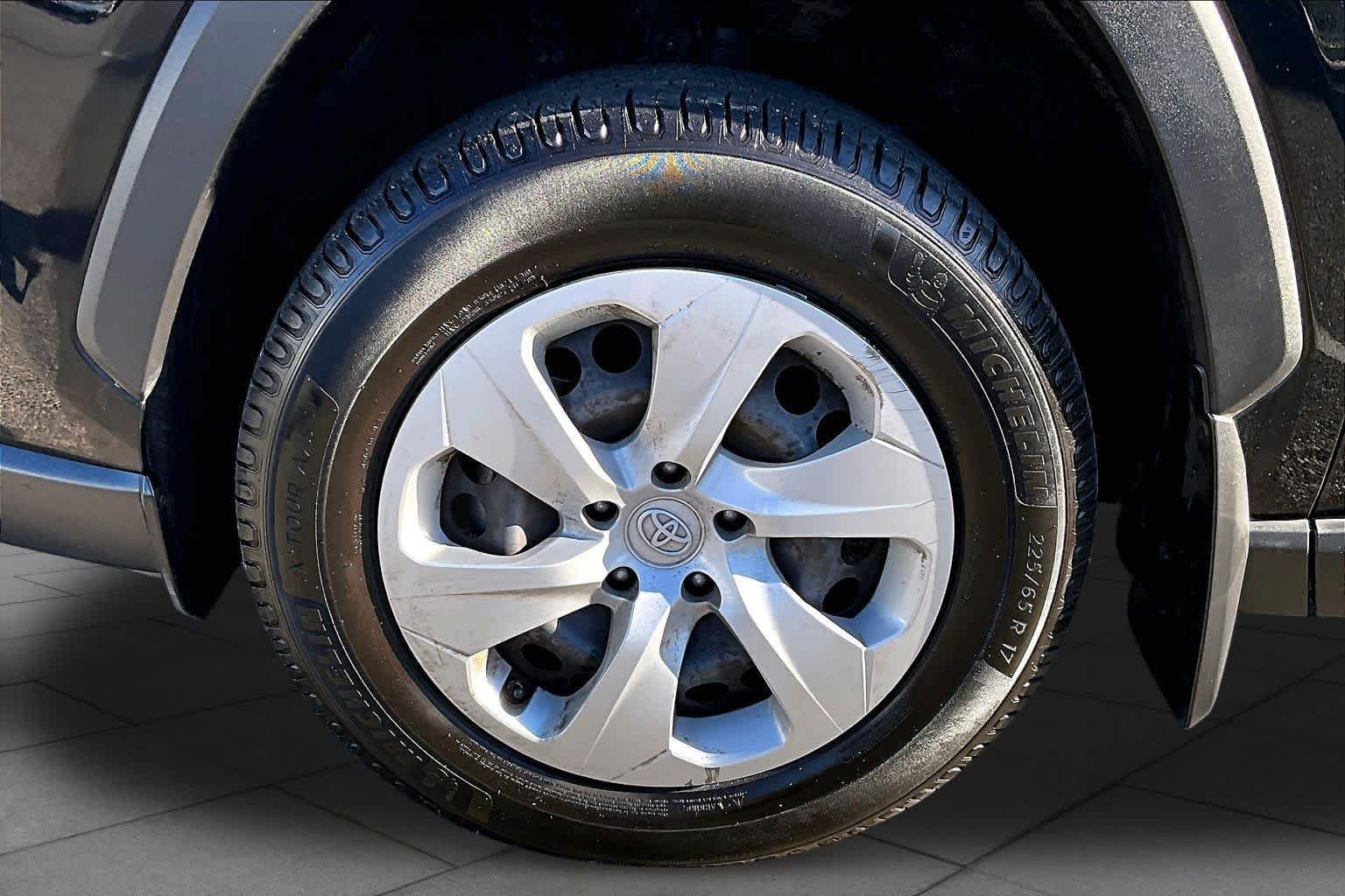 Used 2019 Midnight Black Metallic Toyota LE image 10