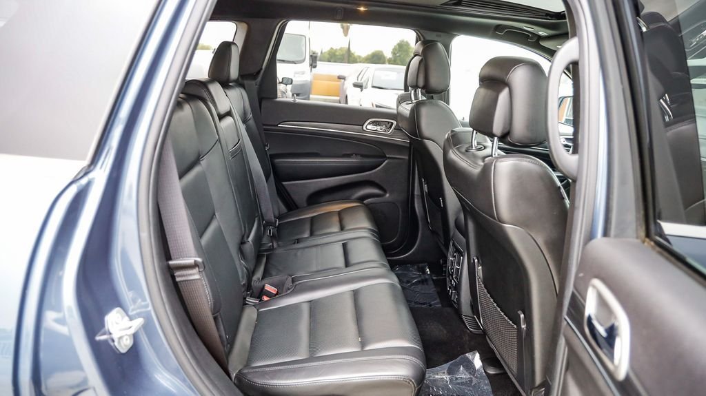 Used 2019 Slate Blue Jeep Limited image 20