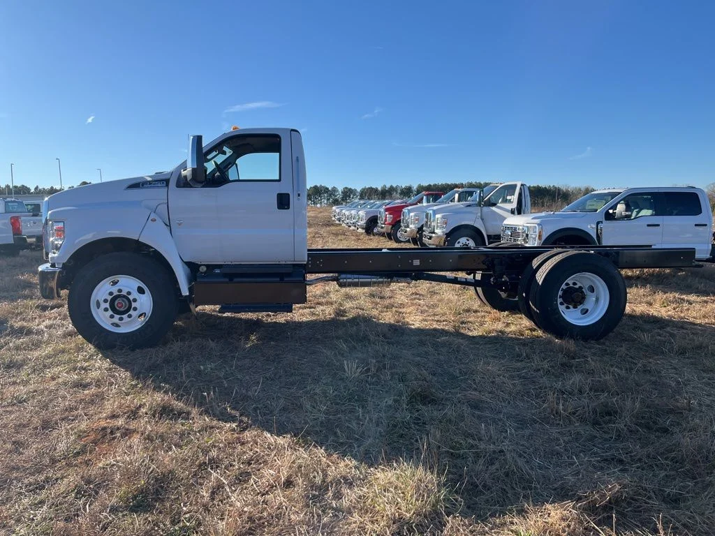 New 2025 Oxford White Ford F-750 SD Gas Straight Frame image 8