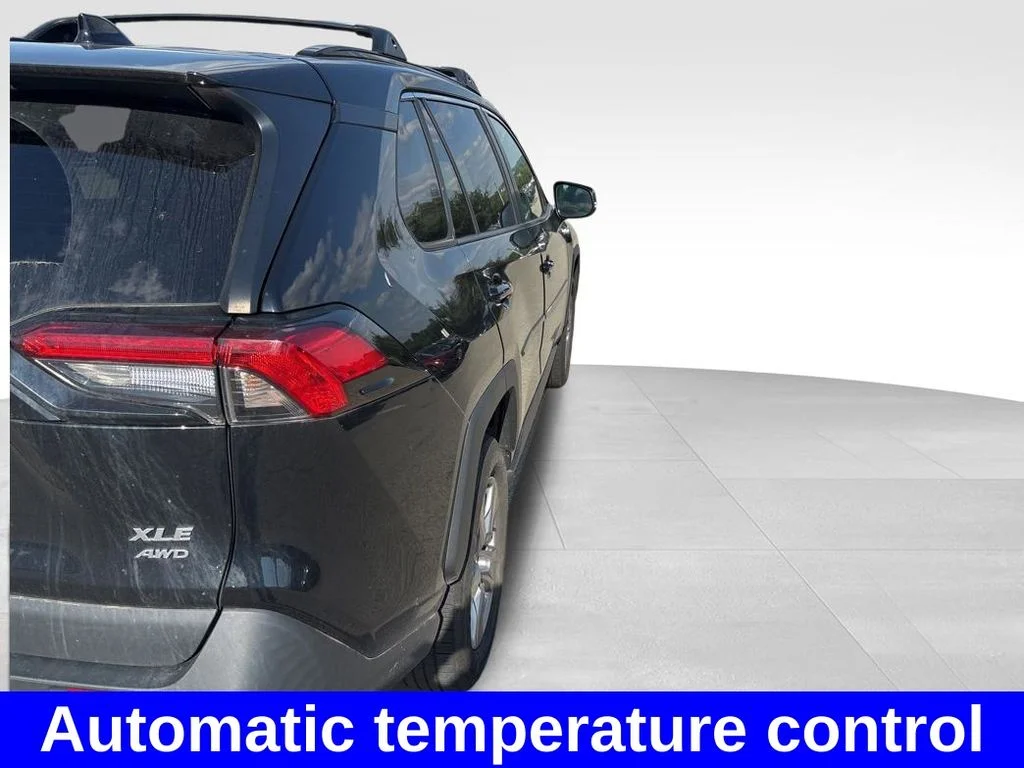 Used 2022 Black Toyota XLE image 5
