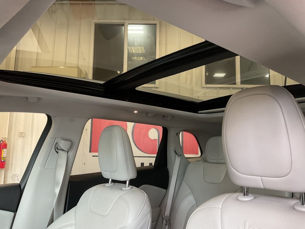 Used 2021 White Jeep Limited image 28