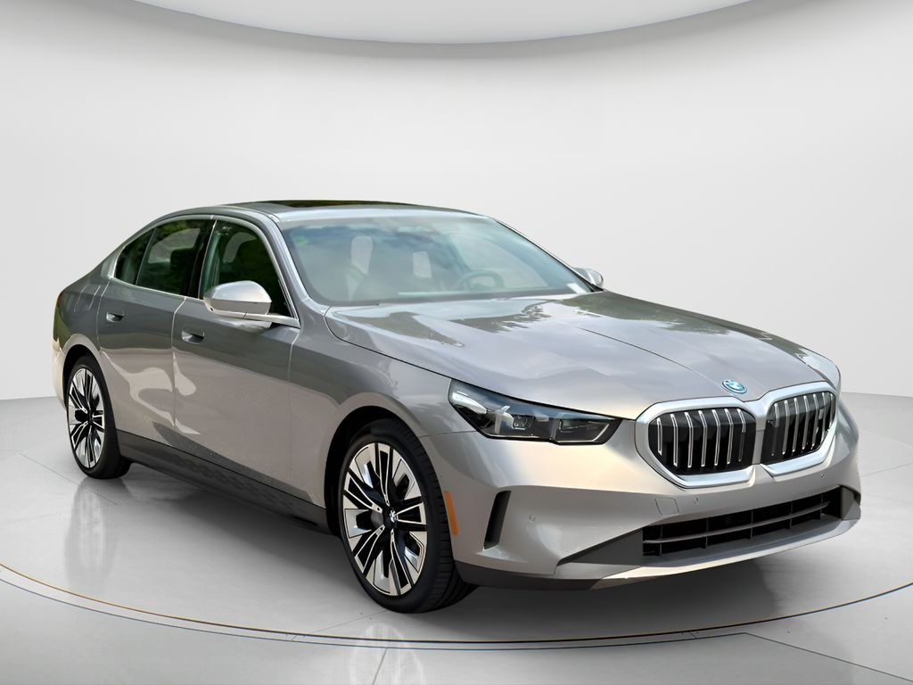 New 2027 Oxide Grey Metallic BMW xDrive40 image 3