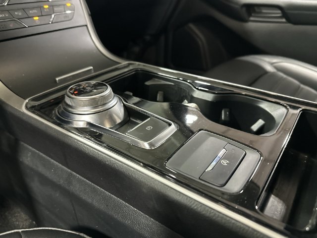 Used 2020 White Ford SEL image 27