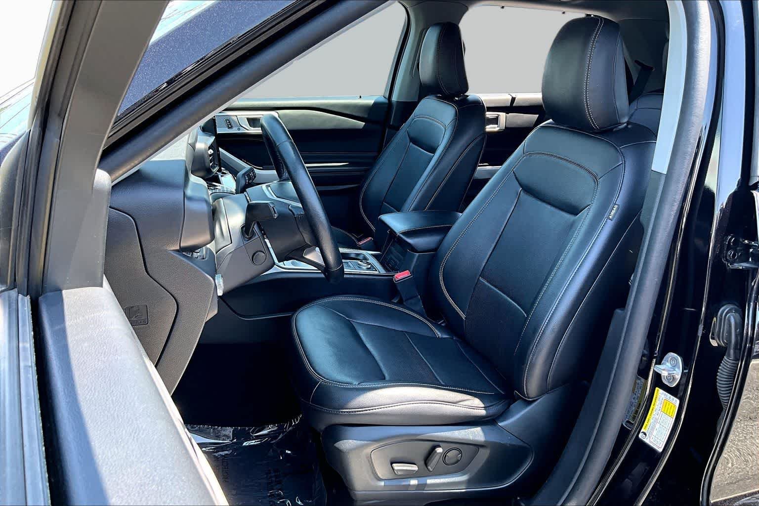 Used 2023 Agate Black Metallic Ford Limited image 8