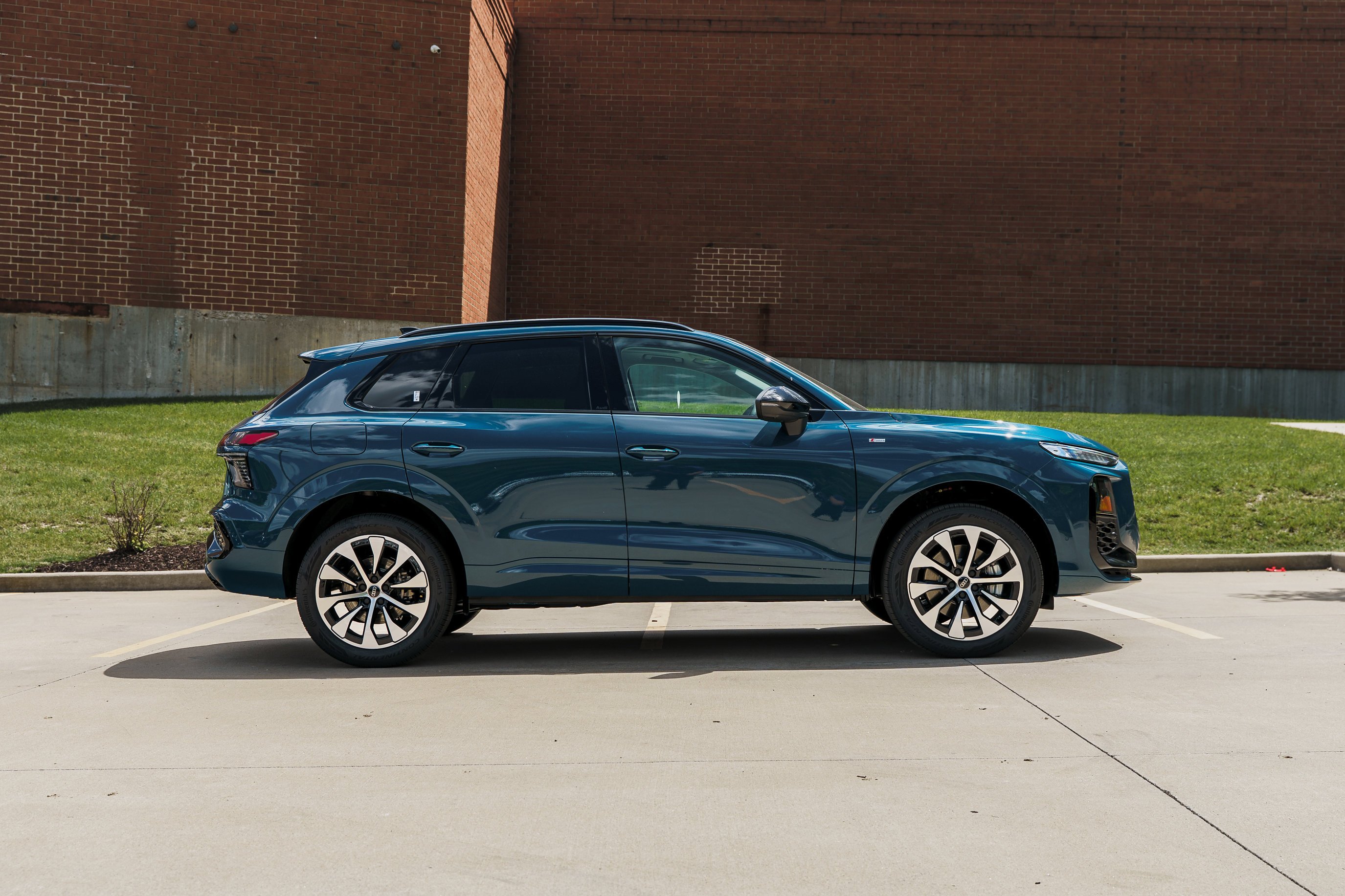 New 2026 Malpelo Blue Metallic Audi S line image 3