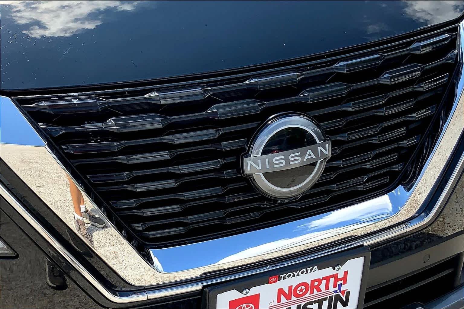 Used 2023 Super Black Nissan SL image 29