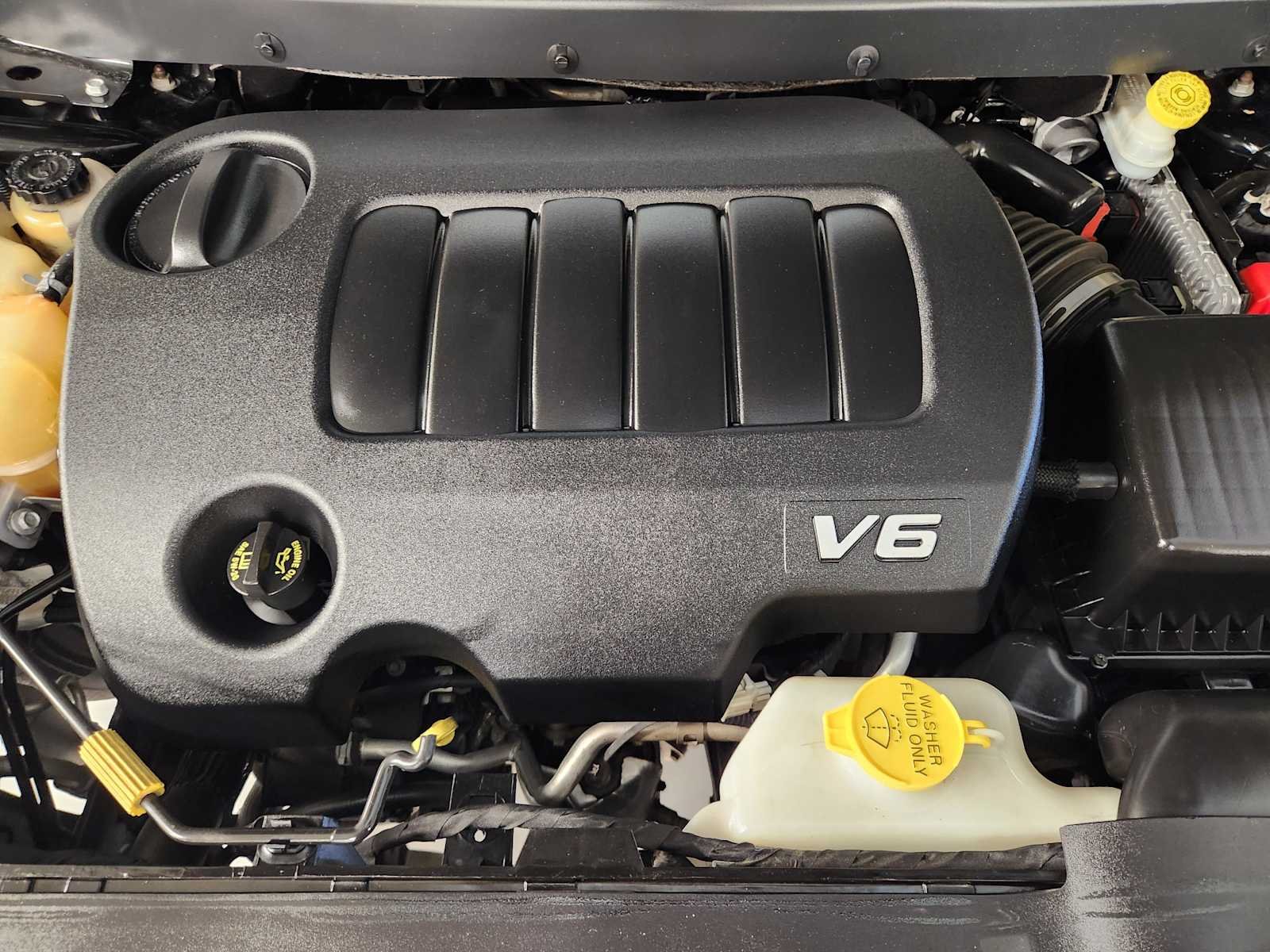 Used 2018 Pitch Black Clearcoat Dodge Crossroad image 30