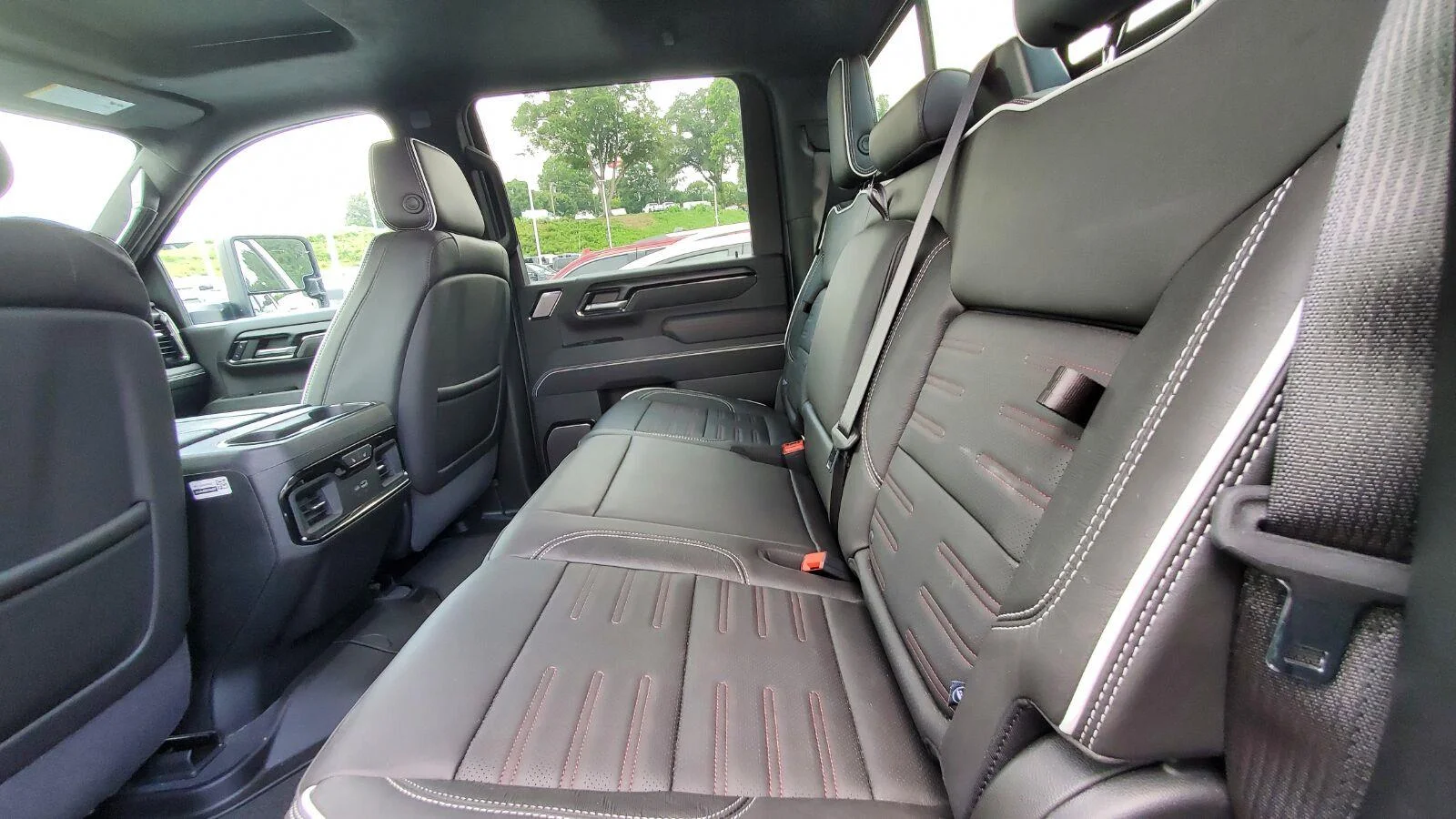 Used 2024 Summit White GMC AT4X image 5