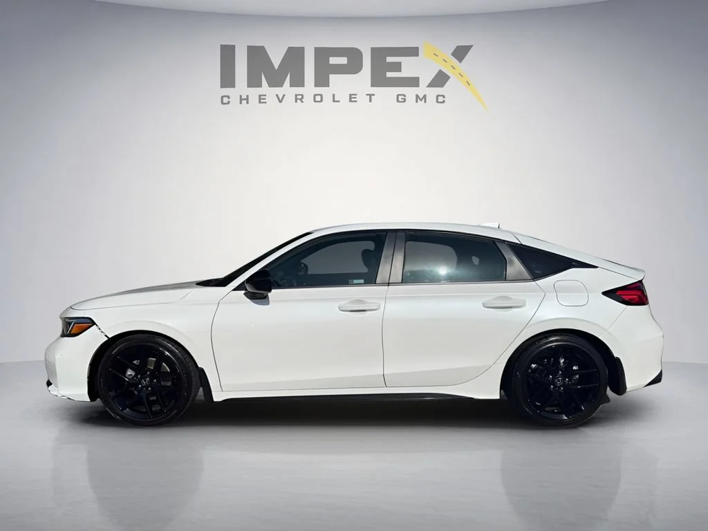 Used 2025  Honda Sport image 2